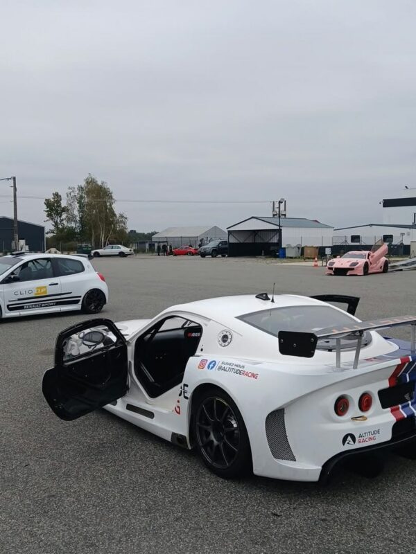 @fabienrouvre en roulage au circuit de Lurcy Levy 💨💨💨